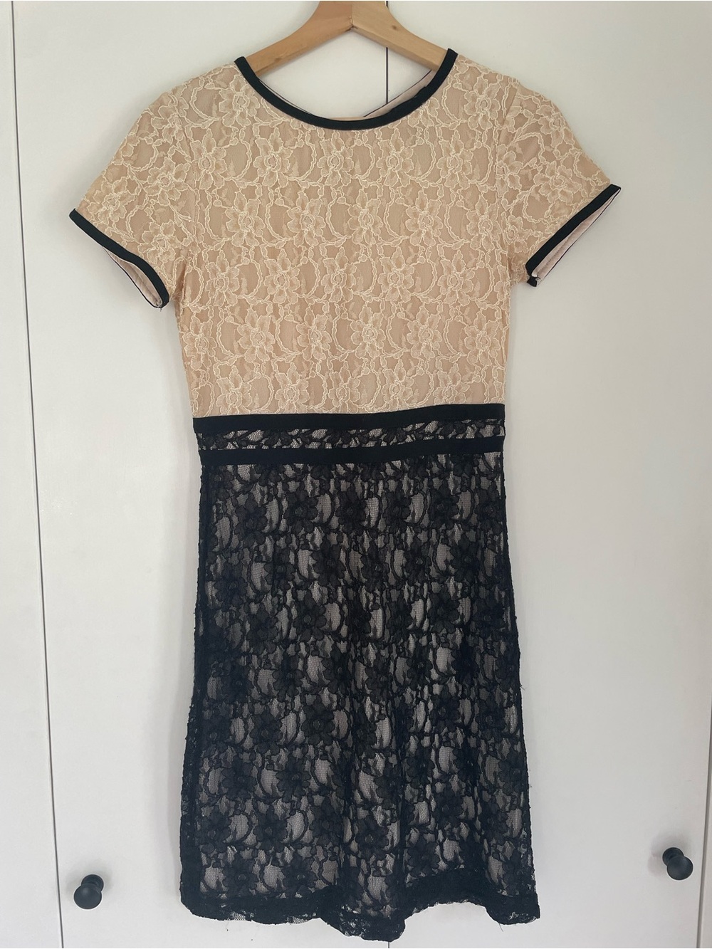 Mango Two-Tone Lace Short-Sleeve Dress in Beige and Black
